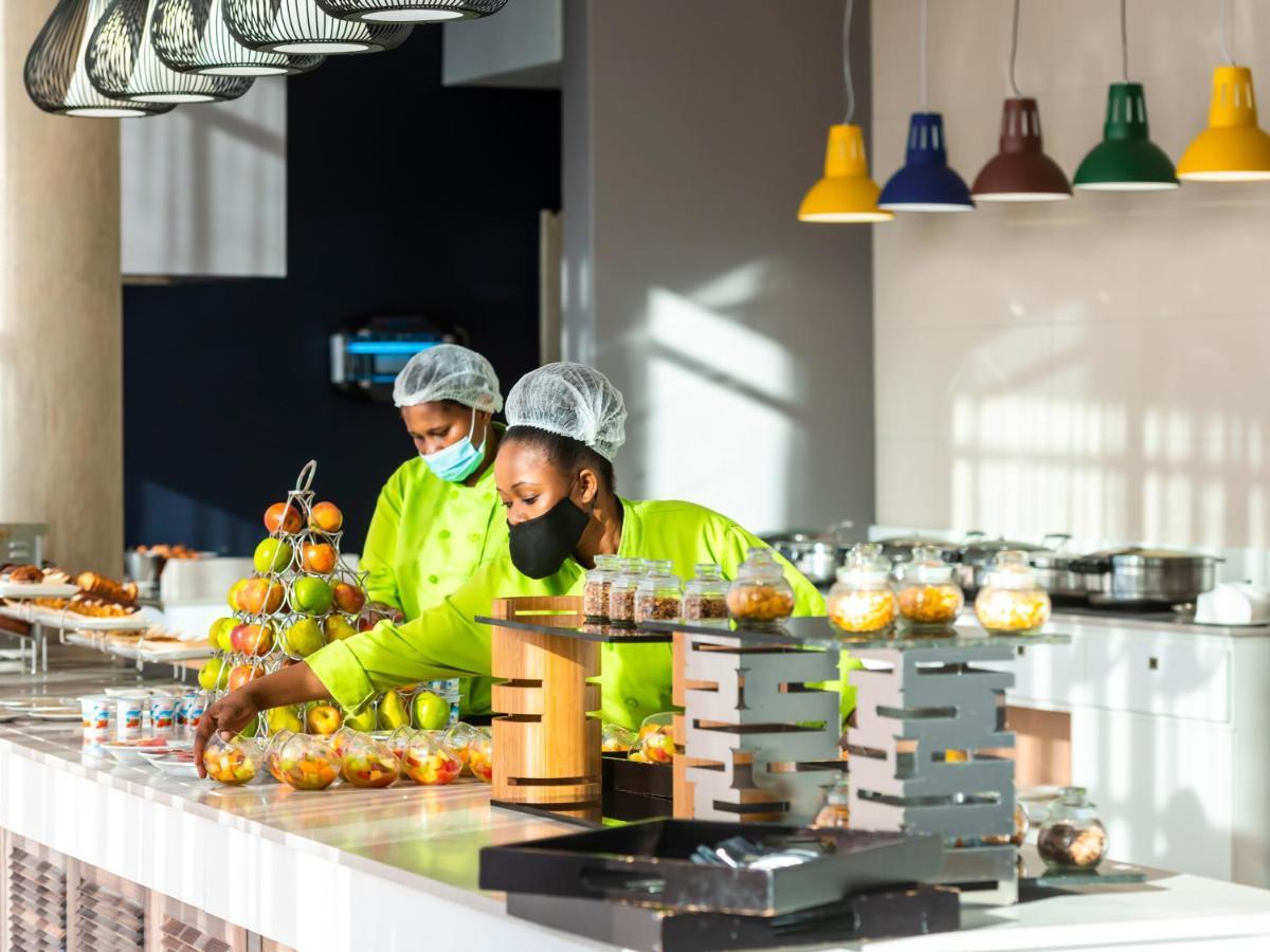 Aha Gateway Hotel Umhlanga ダーバン エクステリア 写真