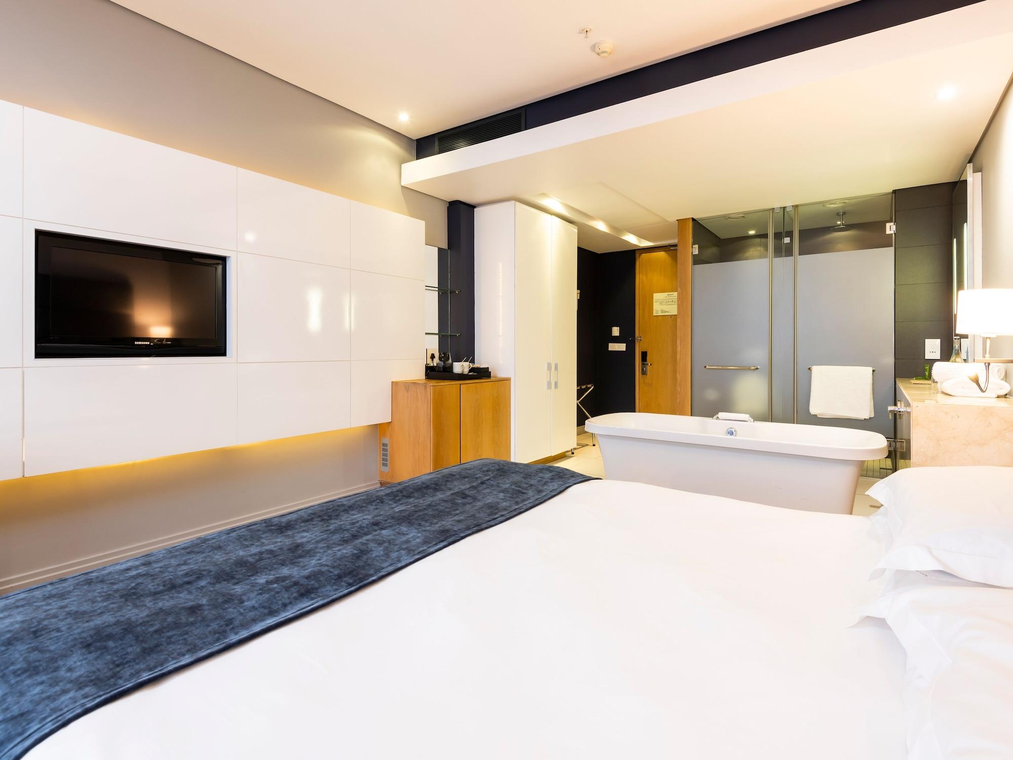 Aha Gateway Hotel Umhlanga ダーバン エクステリア 写真