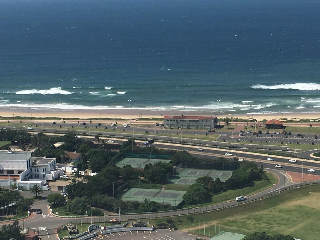 Aha Gateway Hotel Umhlanga ダーバン エクステリア 写真